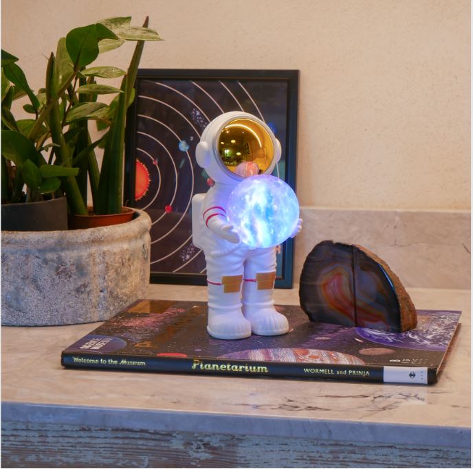 Astronaute Bluetooth Speaker FM Radio & Colour-Changing Planet Lamp