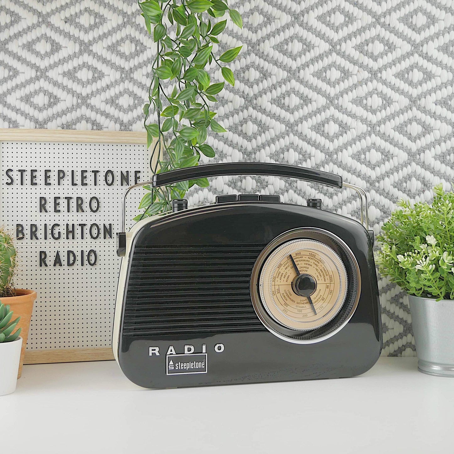 Classic Retro style Radio BRIGHTON