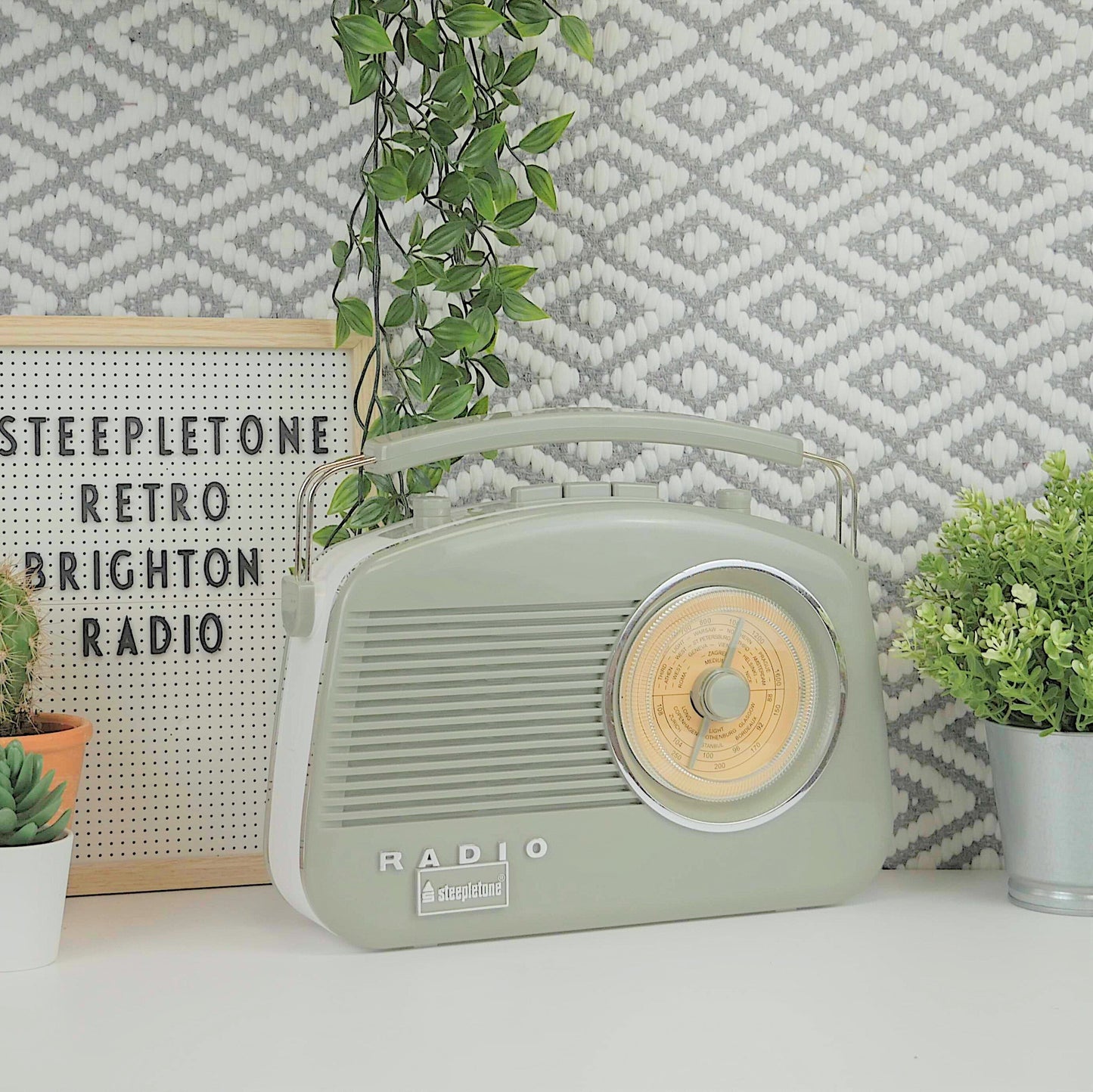 Classic Retro style Radio BRIGHTON