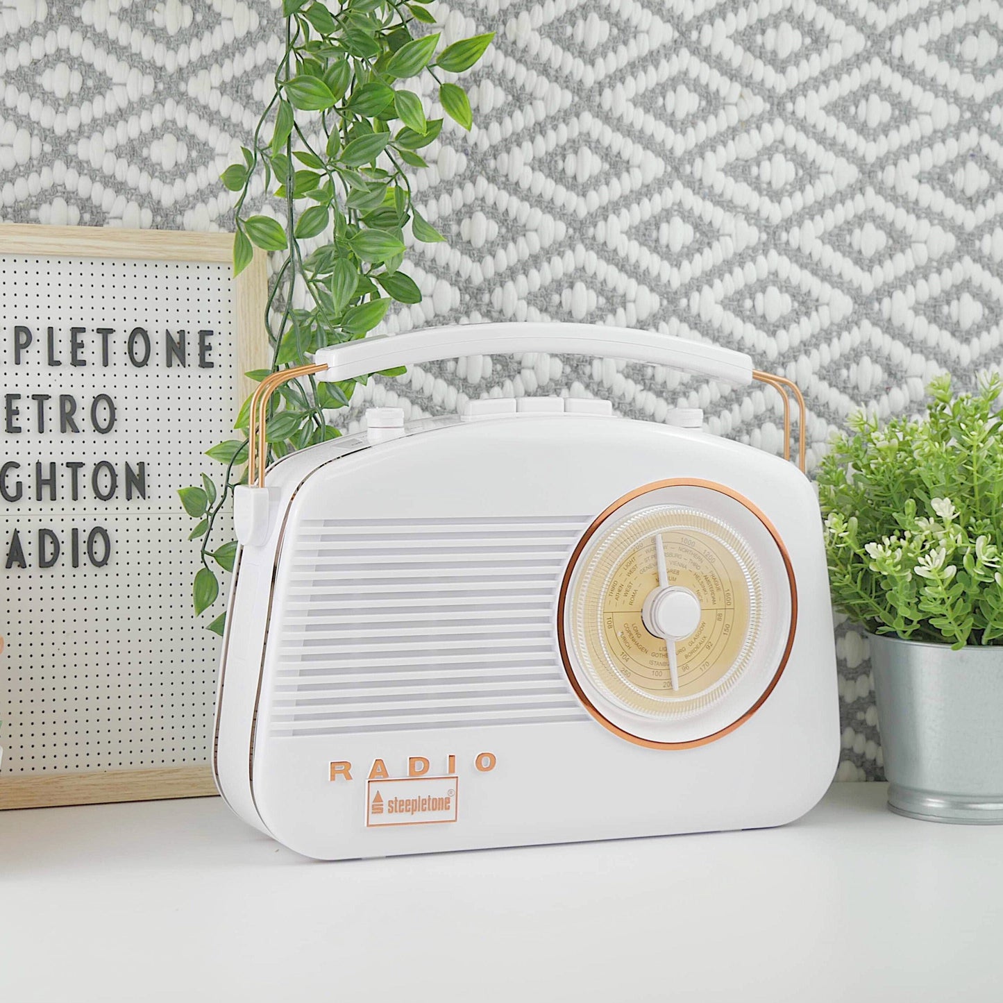 Classic Retro style Radio BRIGHTON