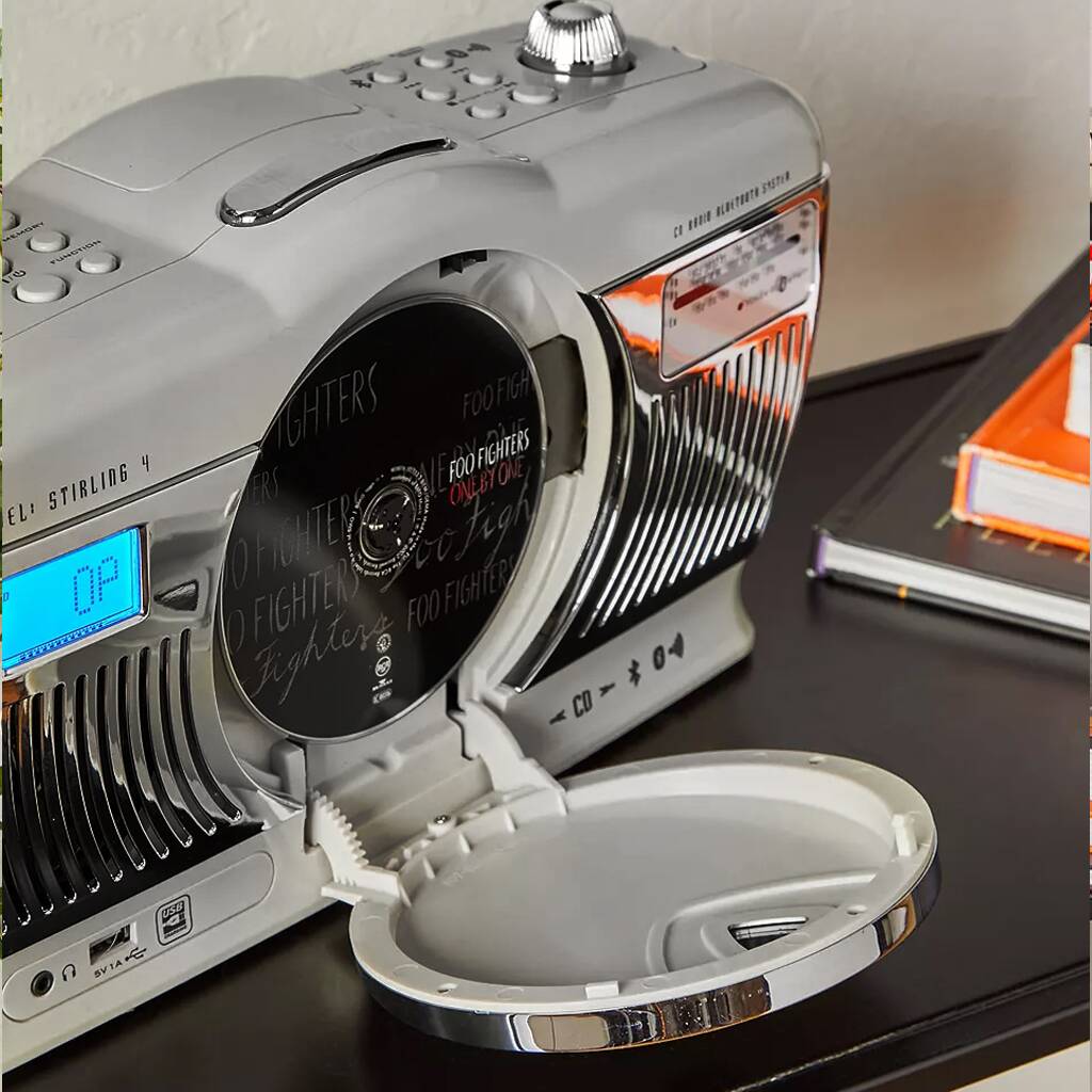 Classic Retro Style CD Player and Radio, with Bluetooth USB Charging ...